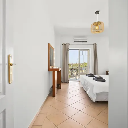 Oura Ocean View Αλμπουφέιρα
